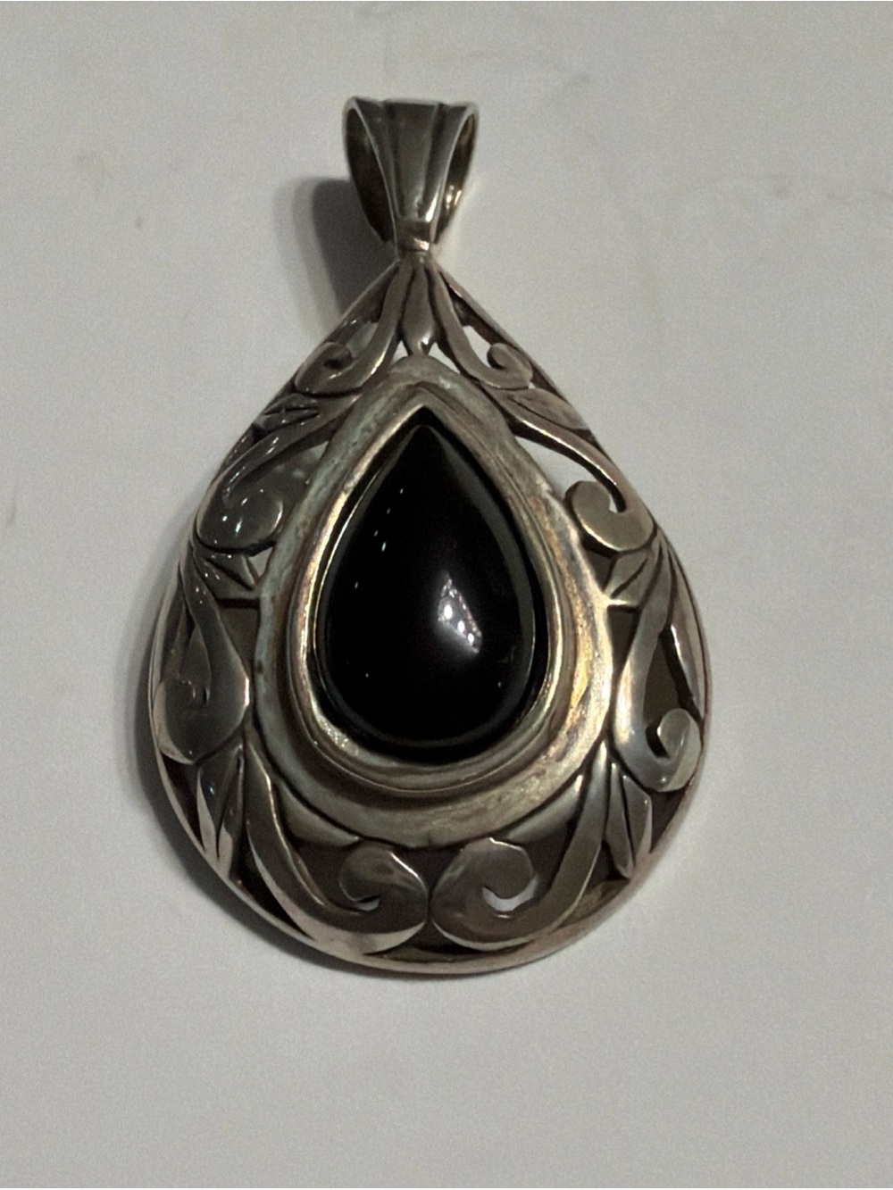 VINTAGE Jezlaine 925 Sterling & Black Onyx Teardrop Pendant SIGNED